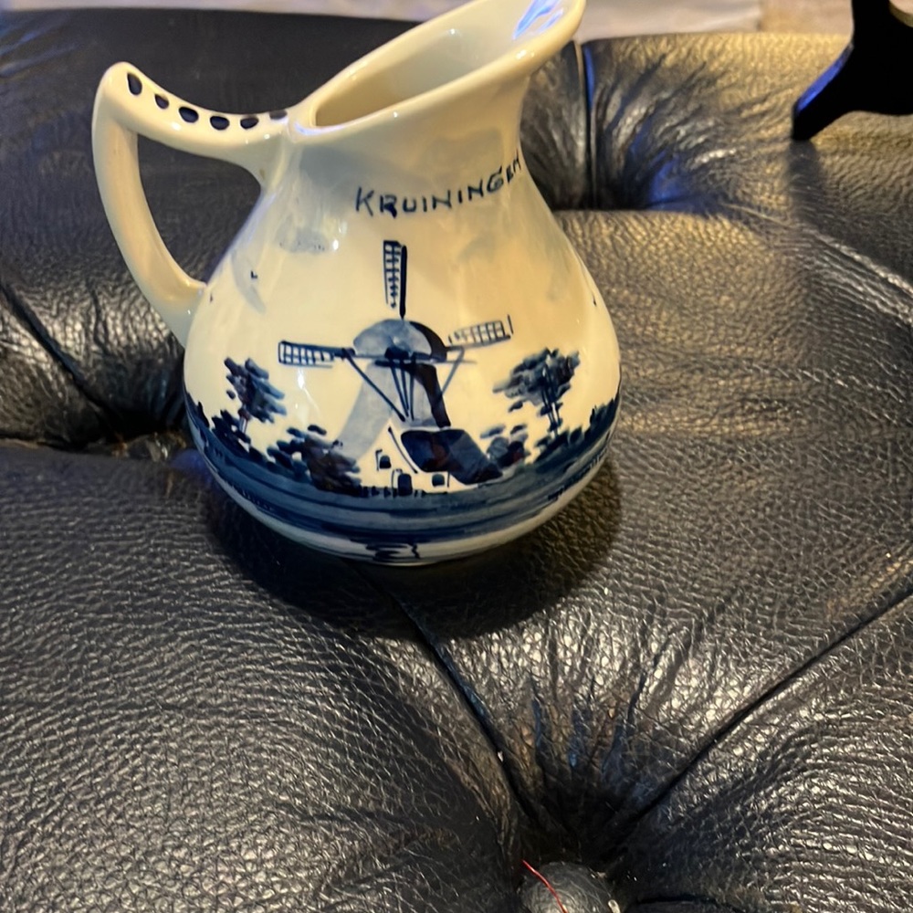 Delft Dining blue and white small picture 4 inches tall